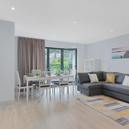 Spacious, 3 Bedroom, 2 Bathroom, Surbiton Exterior photo