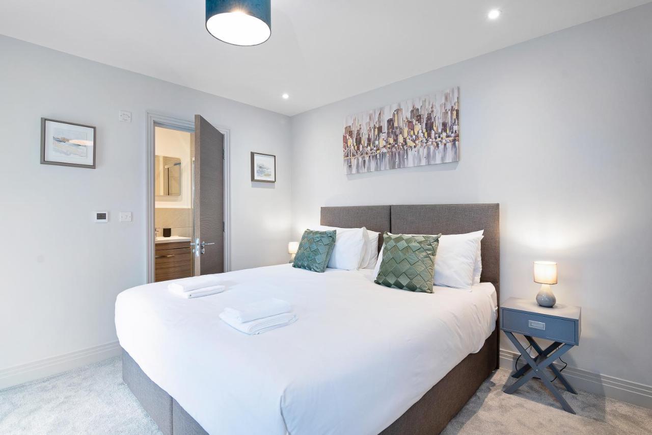 Spacious, 3 Bedroom, 2 Bathroom, Surbiton Exterior photo
