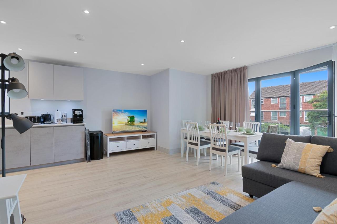 Spacious, 3 Bedroom, 2 Bathroom, Surbiton Exterior photo