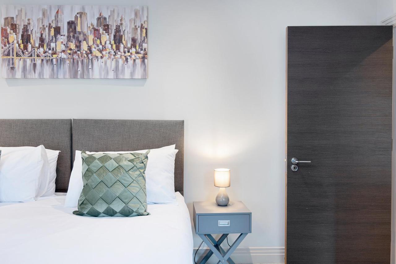 Spacious, 3 Bedroom, 2 Bathroom, Surbiton Exterior photo