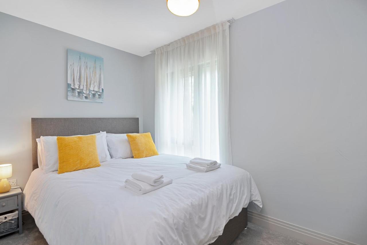 Spacious, 3 Bedroom, 2 Bathroom, Surbiton Exterior photo