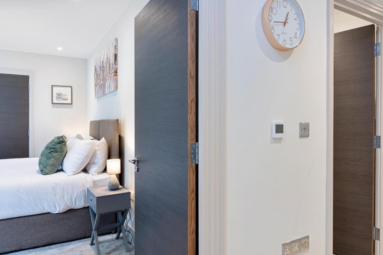 Spacious, 3 Bedroom, 2 Bathroom, Surbiton Exterior photo